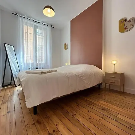 Bombai, L'elegance Et Le Confort Chaleureux Apartament